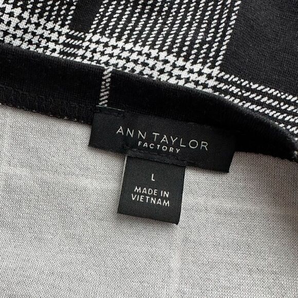 Gray Plaid Top, Size Large, Ann Taylor - Picture 6 of 7